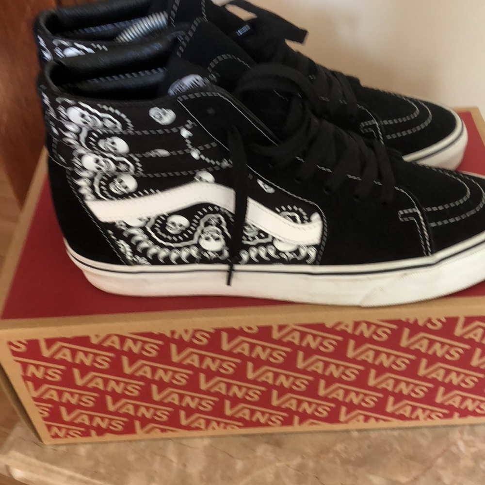 Vans - Picture 4 of 7